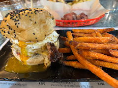 Al Punt Burger