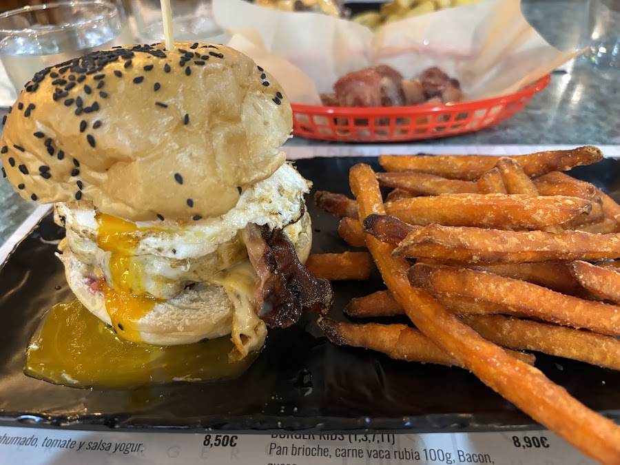 Al Punt Burger